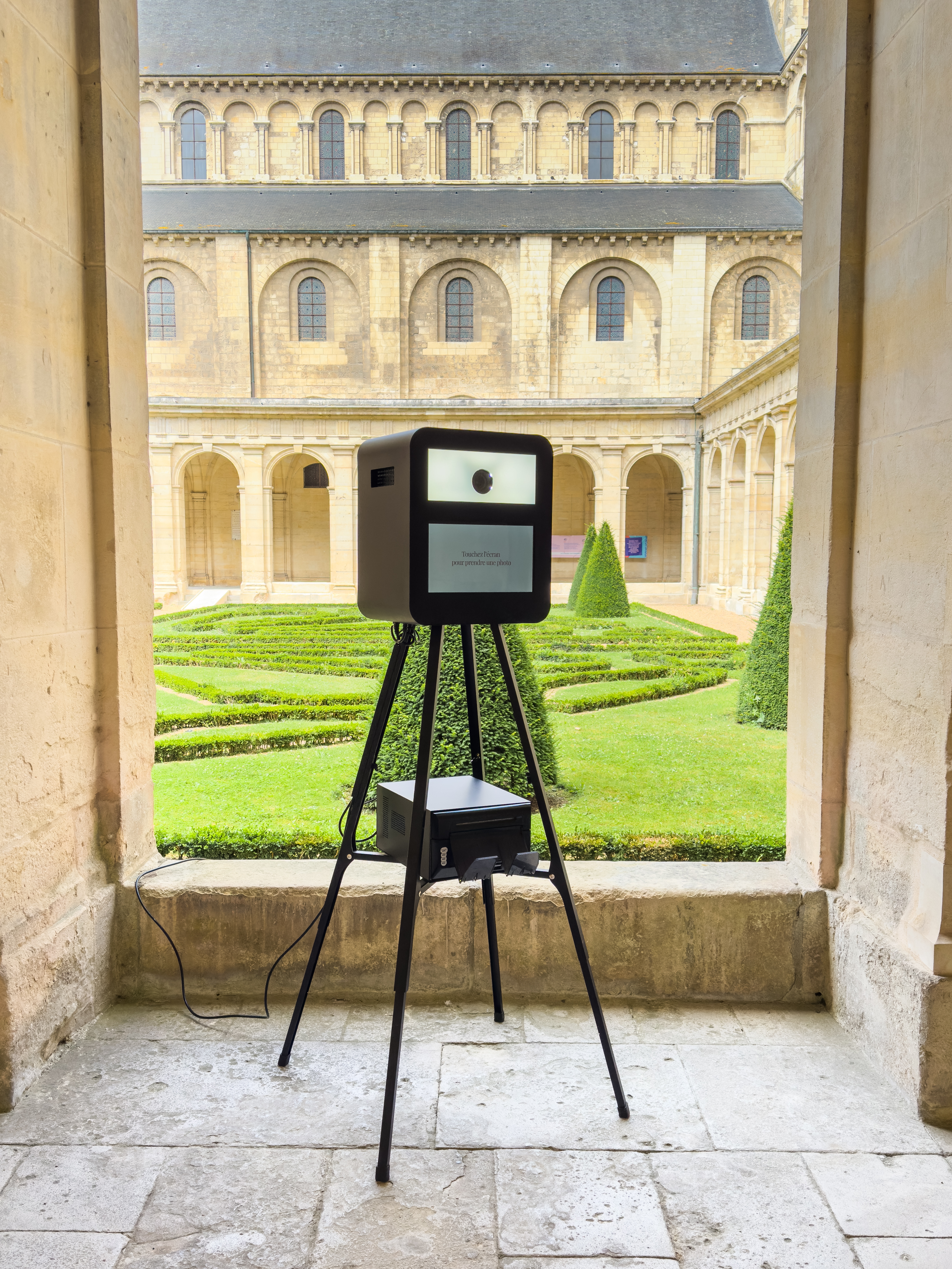 Télécharger le catalogue BORNE SELFIE NOIR - SMART - évènementiel en Normandie
